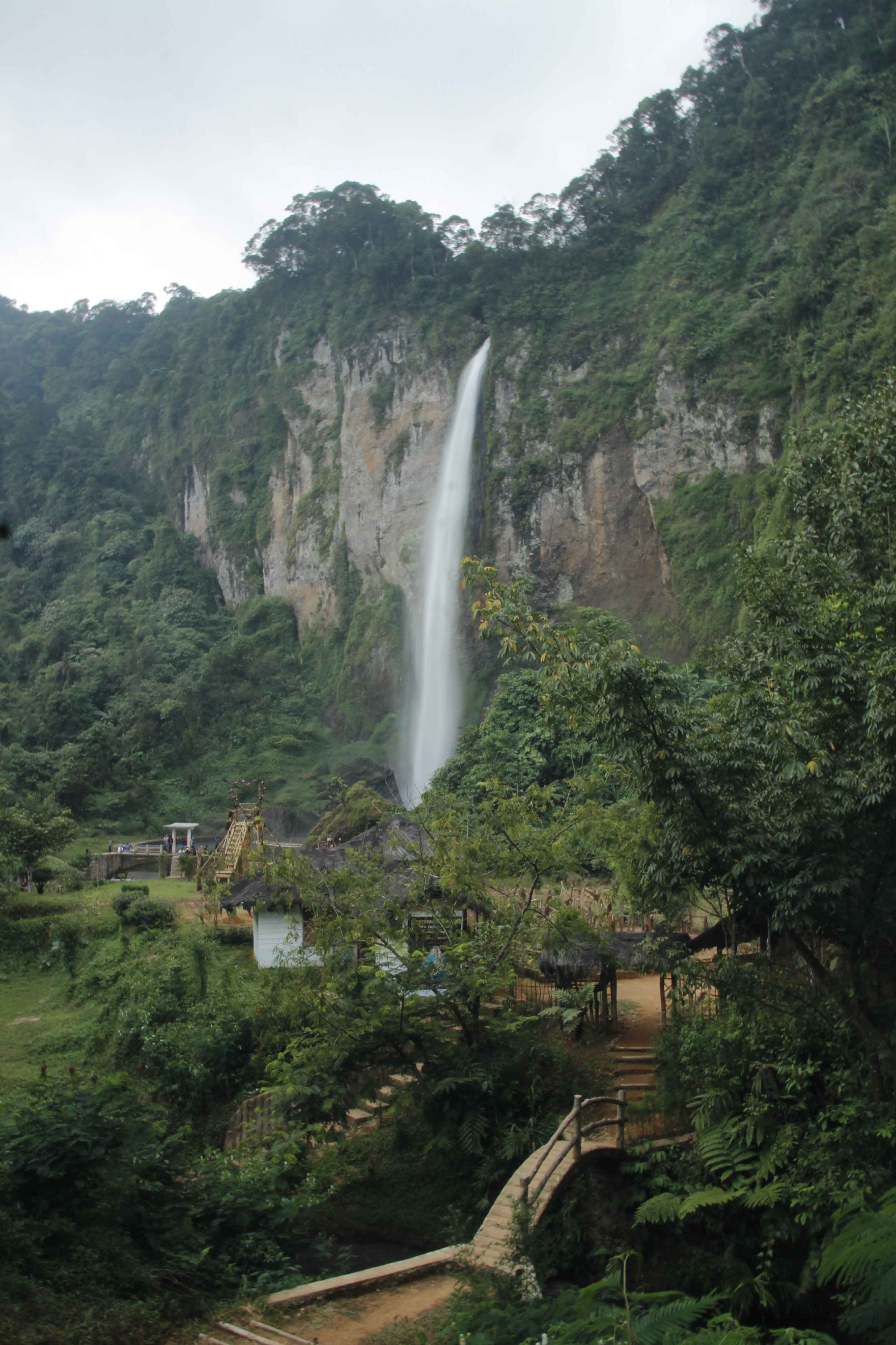 Curug Ngebul Air Terjun Cianjur