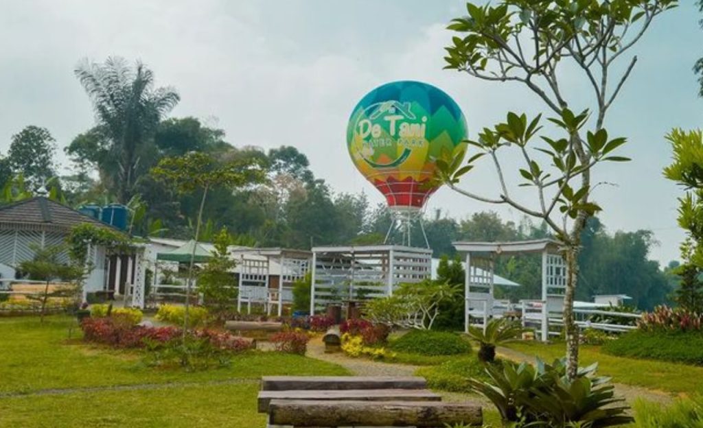 De Tani Waterpark Sukabumi