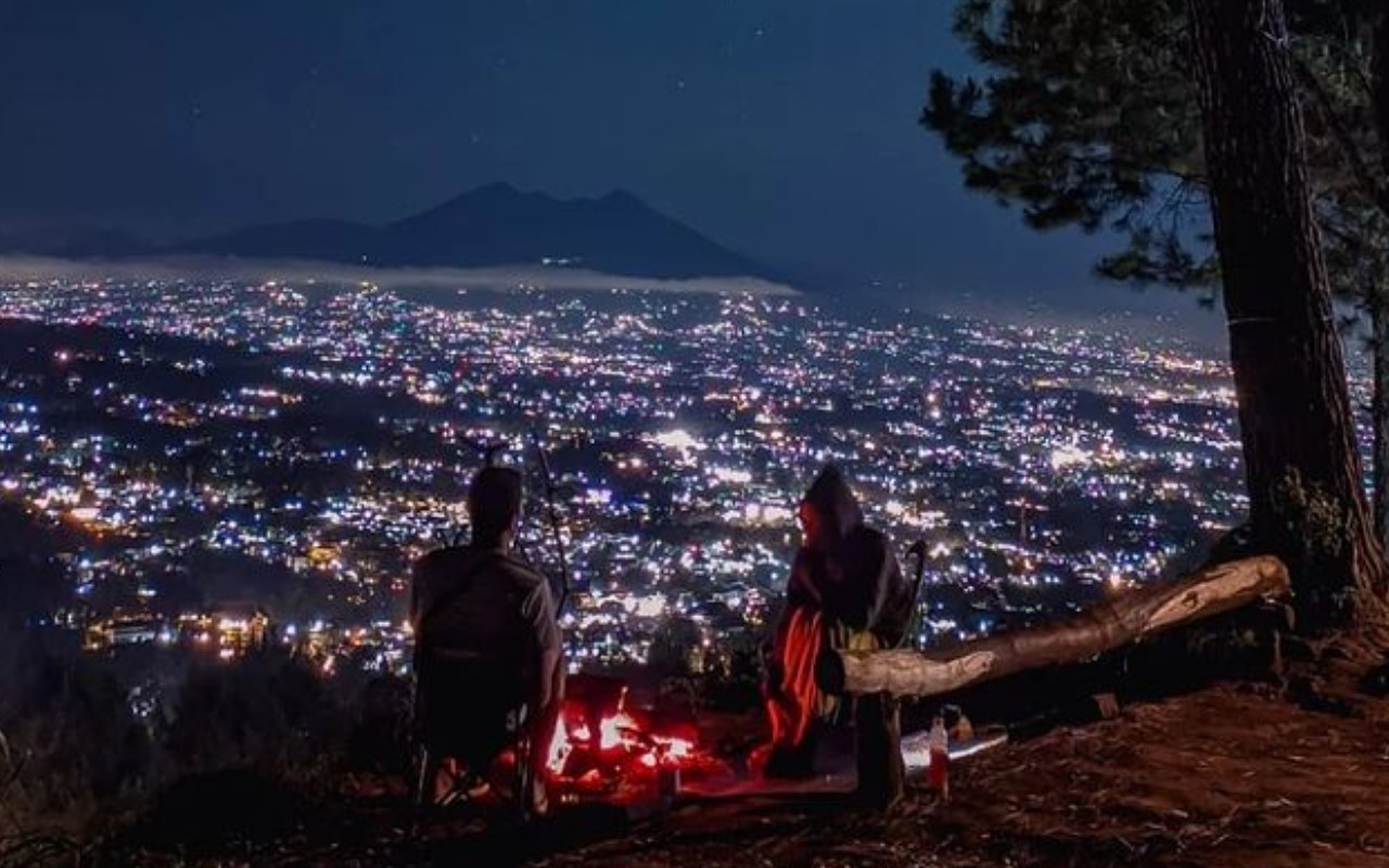 Suasana malam di Bukit Cita-cita