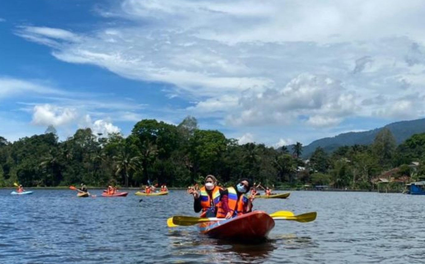 Situ Lengkong Sumedang salah satu danau cantik di Jawa Barat (Instagram/@smiling.westjava)