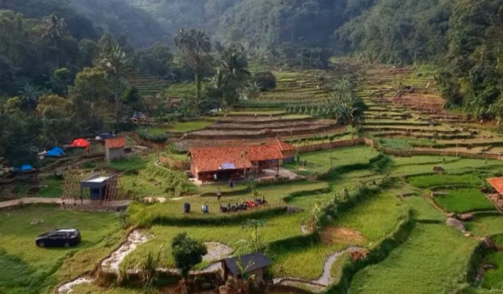 Lembah Cipanas Kelapa 3, Tempat camping bari di Bogor