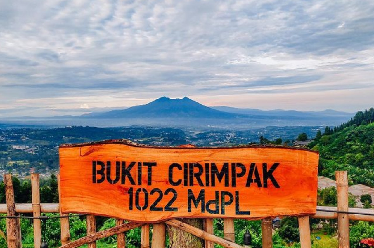 Bukit Cirimpak, Lokasi camping menawan di Bogor | Foto: 