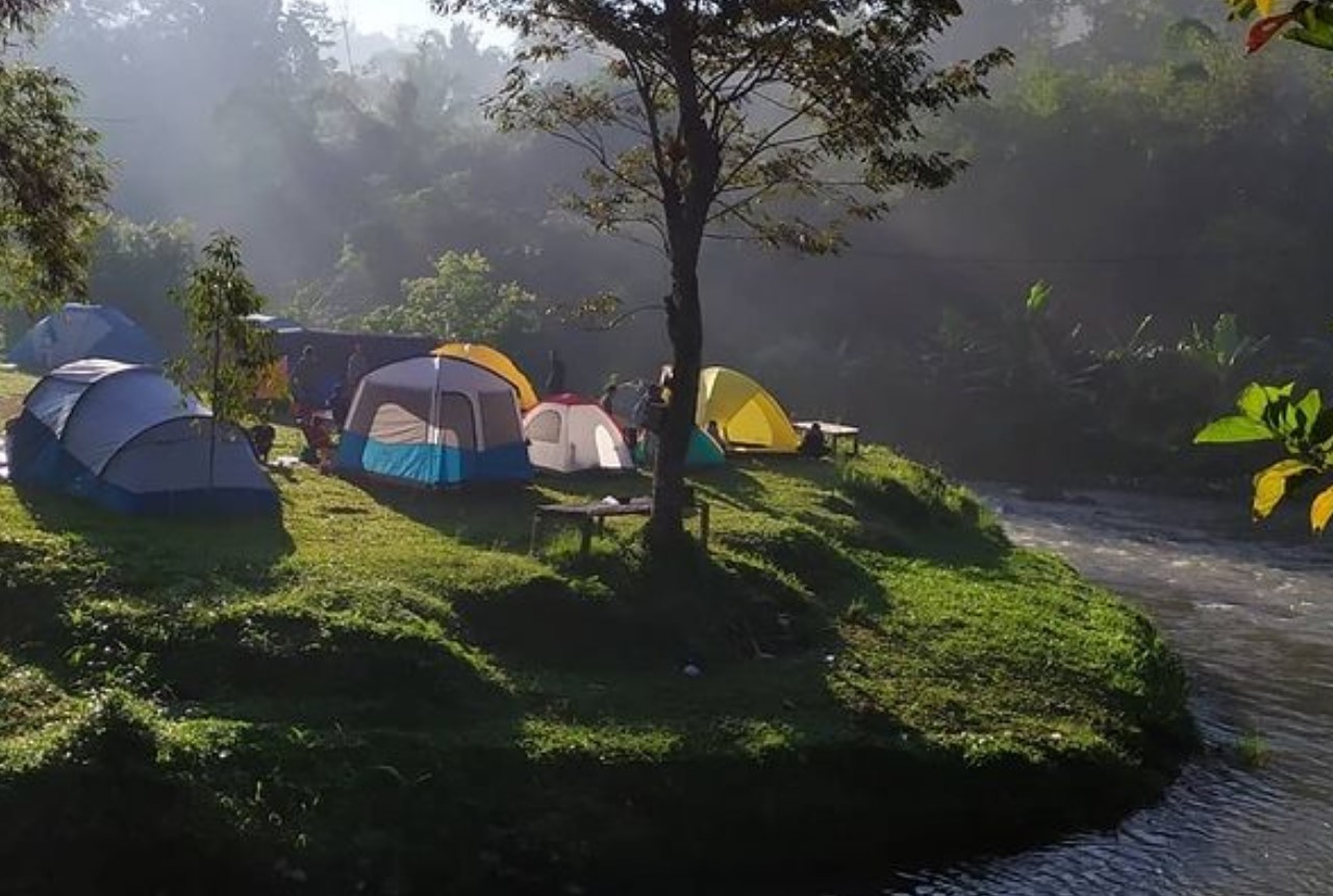 View pagi di Cinangka Camping Ground Cianjur | Foto: Instagram/@smilingcinangkacampingground