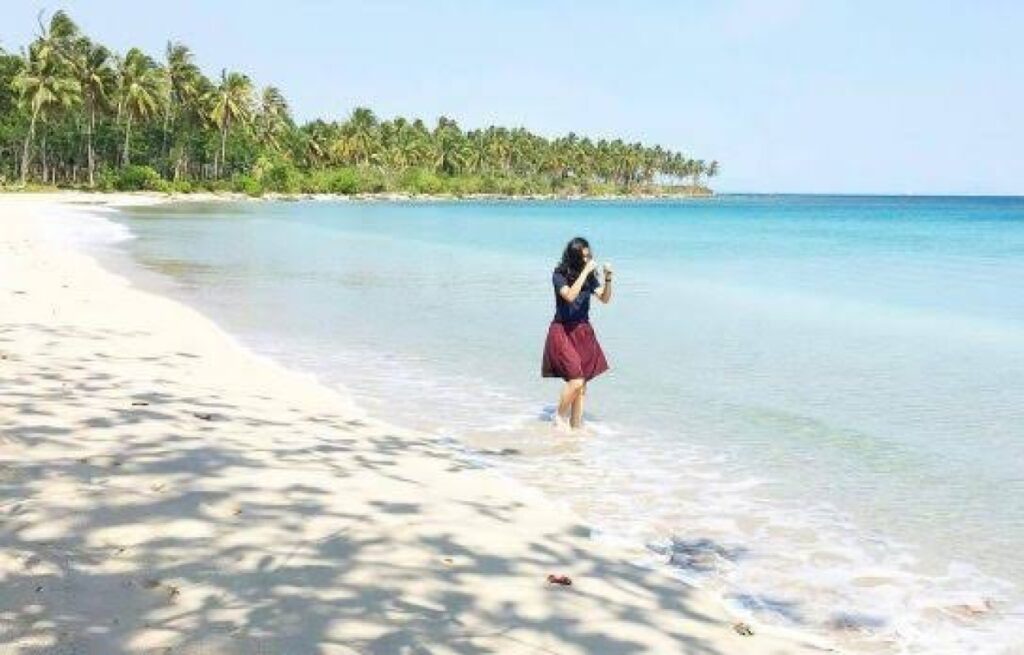 Pantai Ciputih Pandeglang Banten atau Pantai Tanjung Putih