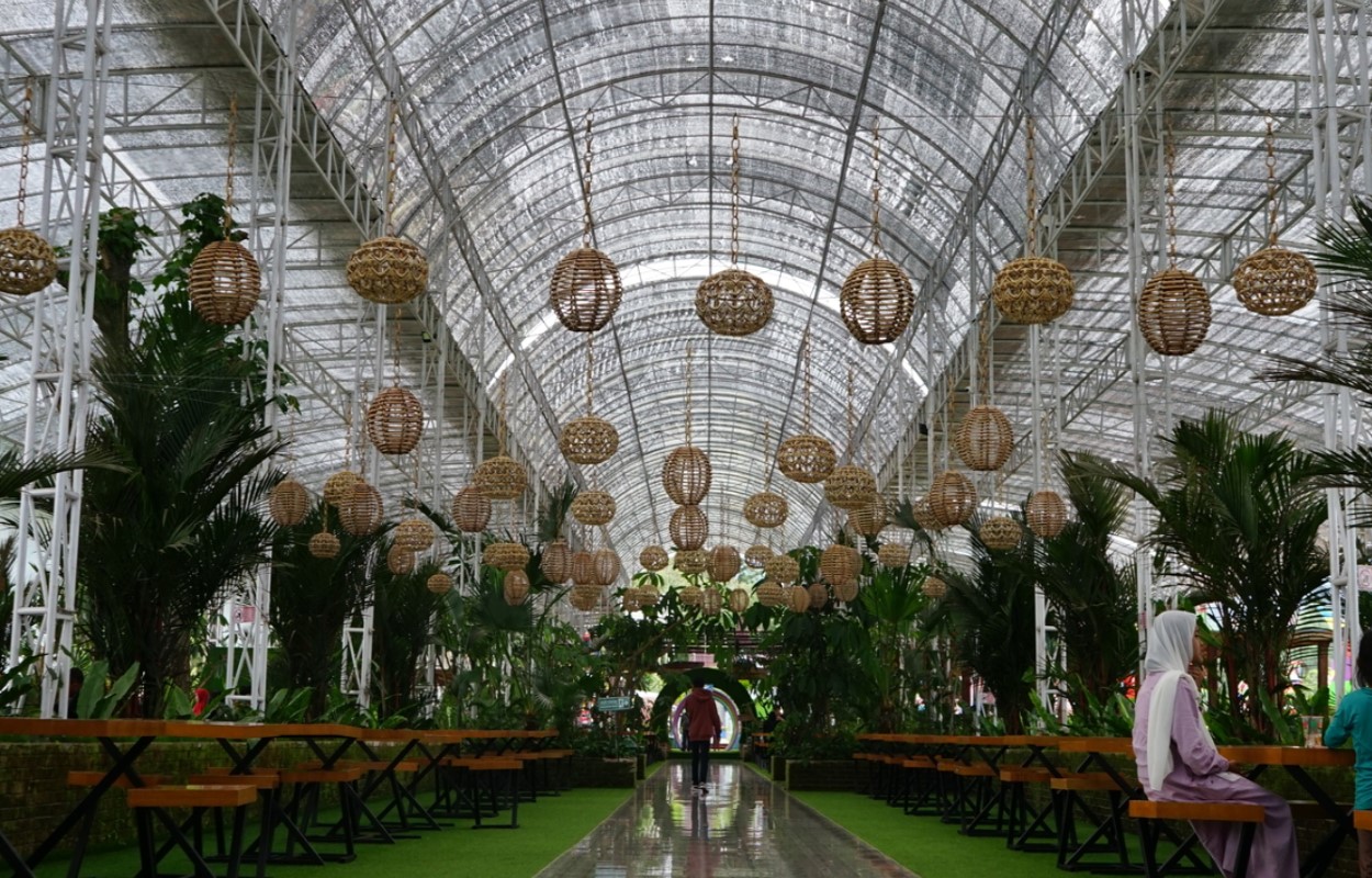 Area food court di Jatinangor National Park atau Jans Park Jatinangor | Foto: 