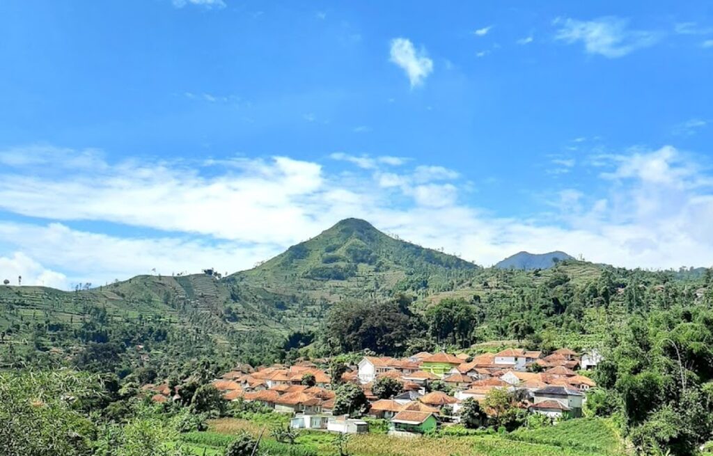 Gunung Sadahurip Garut