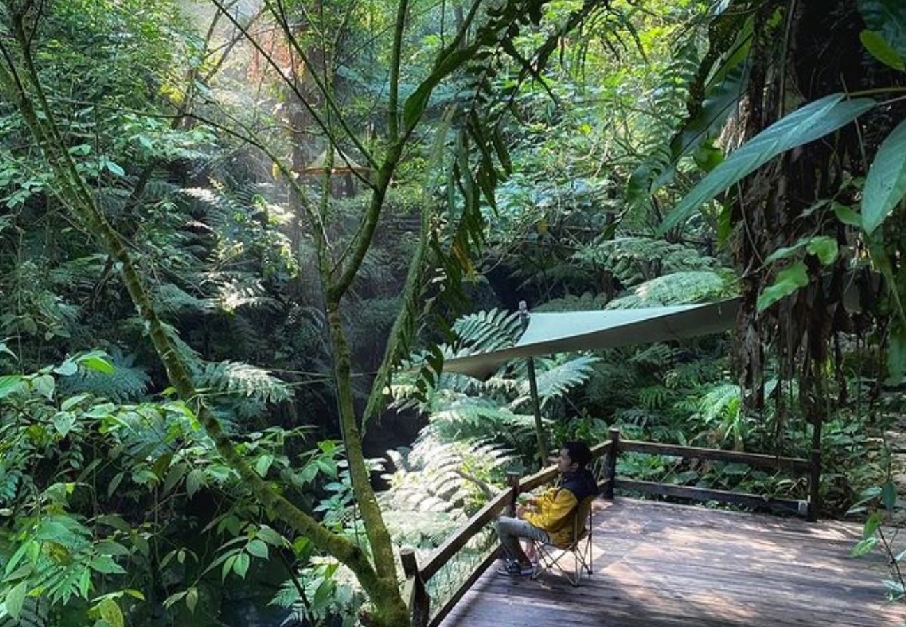 Riverside camping Curug Balong Endah Bogor | Foto: Instagram/fiqihcupriana