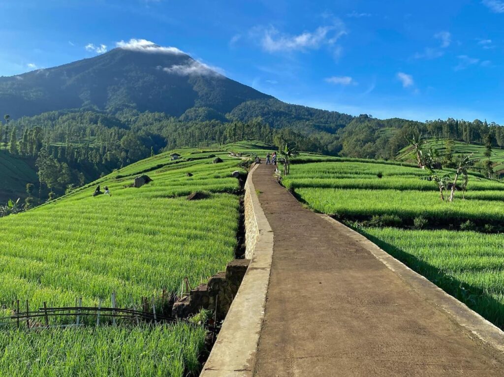 Barugantung Bayongbong Garut | Foto: thread/milami96_